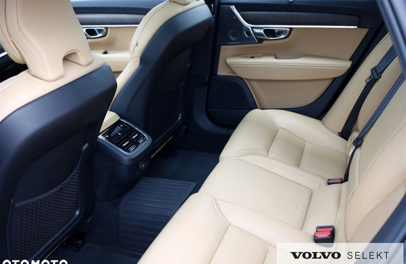 Volvo V90 Cross Country cena 325000 przebieg: 14000, rok produkcji 2023 z Tychy małe 704